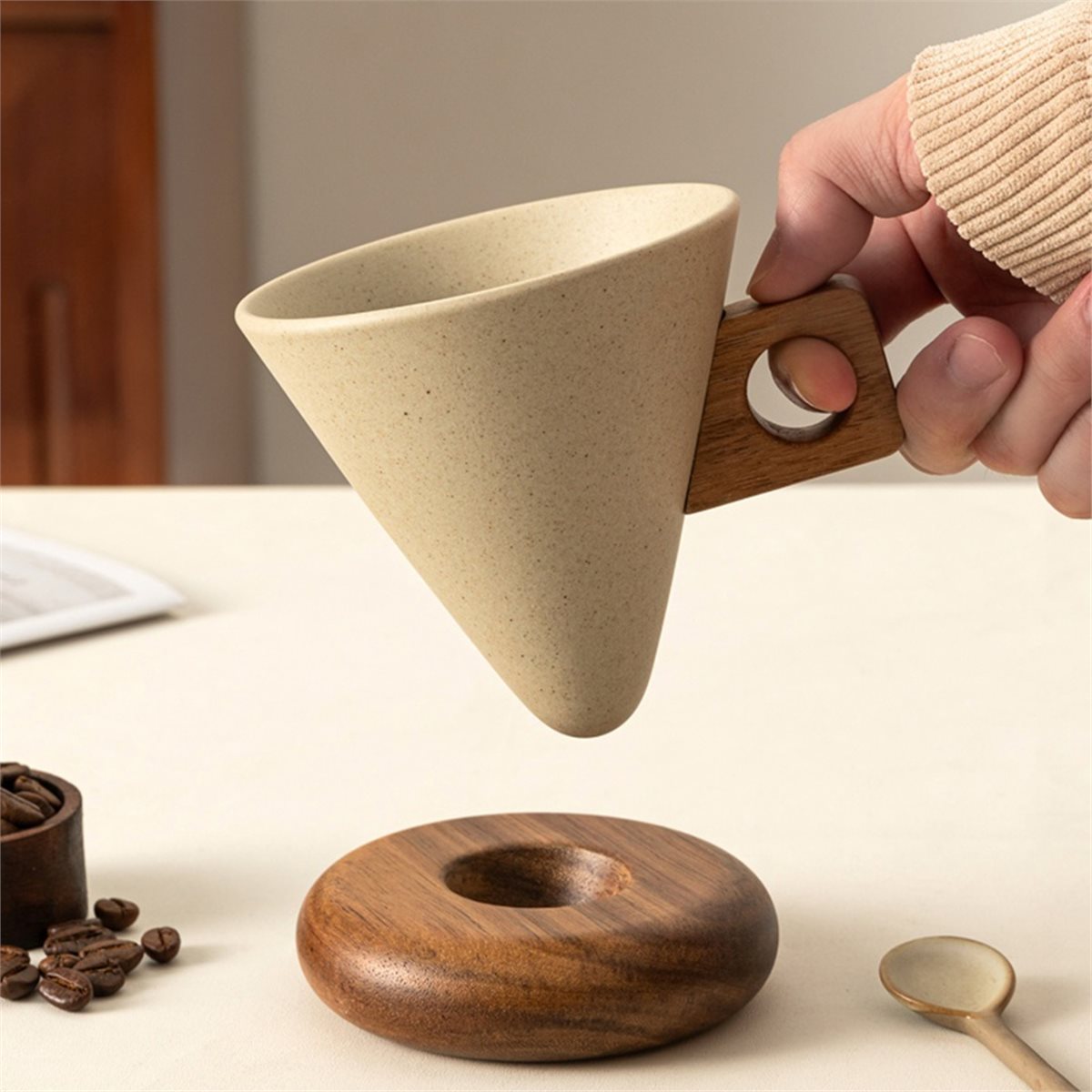 Ceramic Coffee Cup& Wood Base  - đánh giá và giá Coffee&Tea House Menu